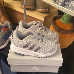 Toddler adidas size 5c